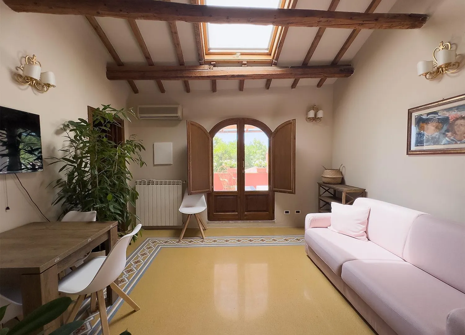 Locanda Vipore 0*, Cappella Italië